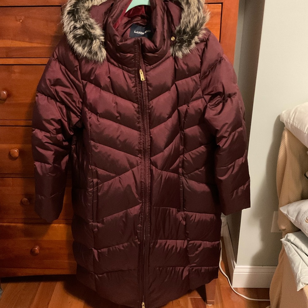 Lands' End Women's Burgundy Down Coat with Fur Hood 2X like new